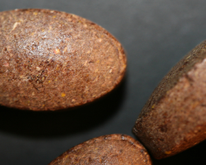 Raw herb tablet consisting of mostly raw herb fiber